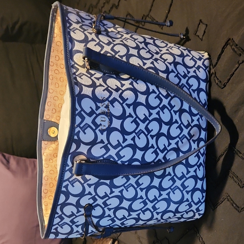 Guess Blue and White Patterned Tote